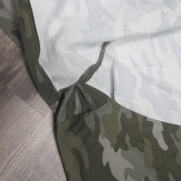 PINK Victoria's Secret Women's Camouflage Wrap Top - Picture 4 of 6